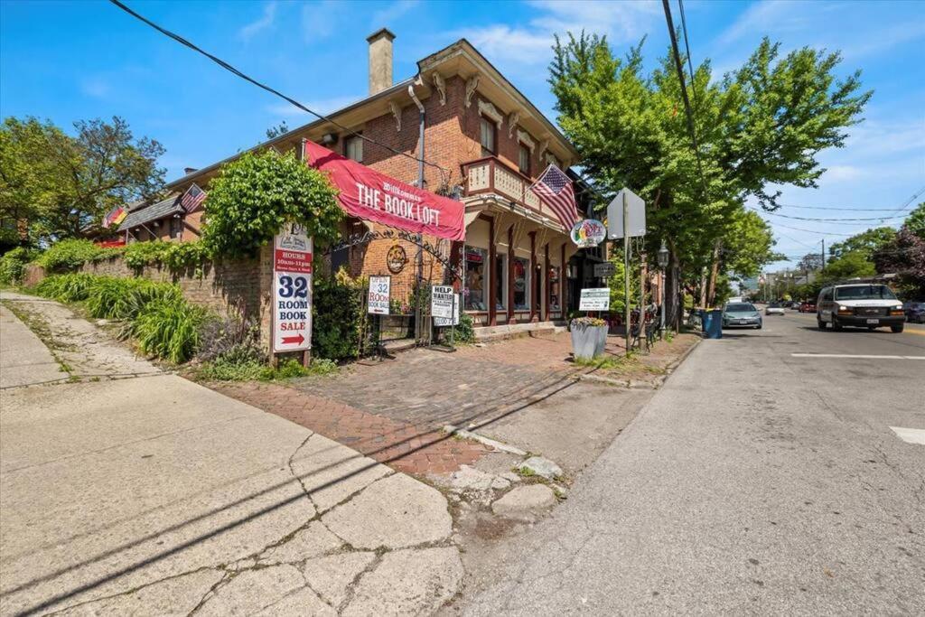 German Village Serenity, Steps To Schiller Park Holiday home